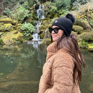 Meet your Posher, Leslie